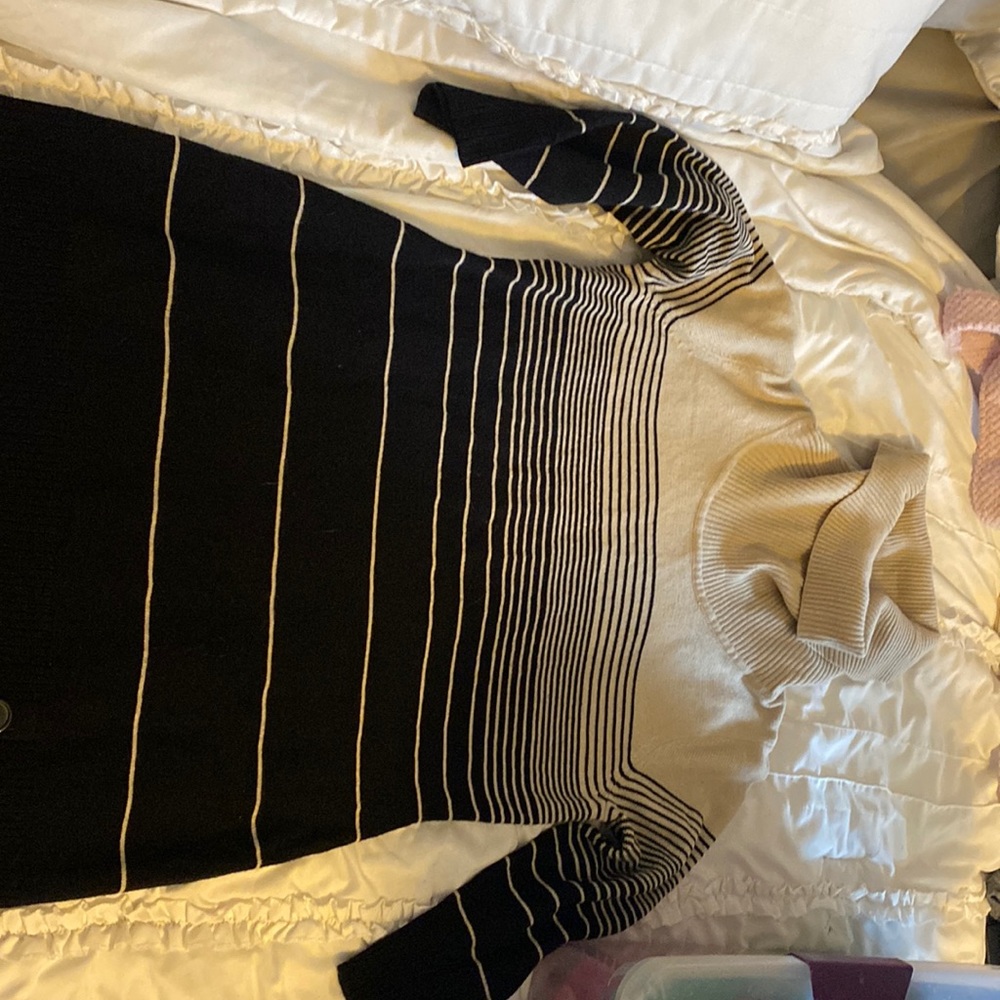 Dress barn sweater dress only worn once. Black and Tan. XL